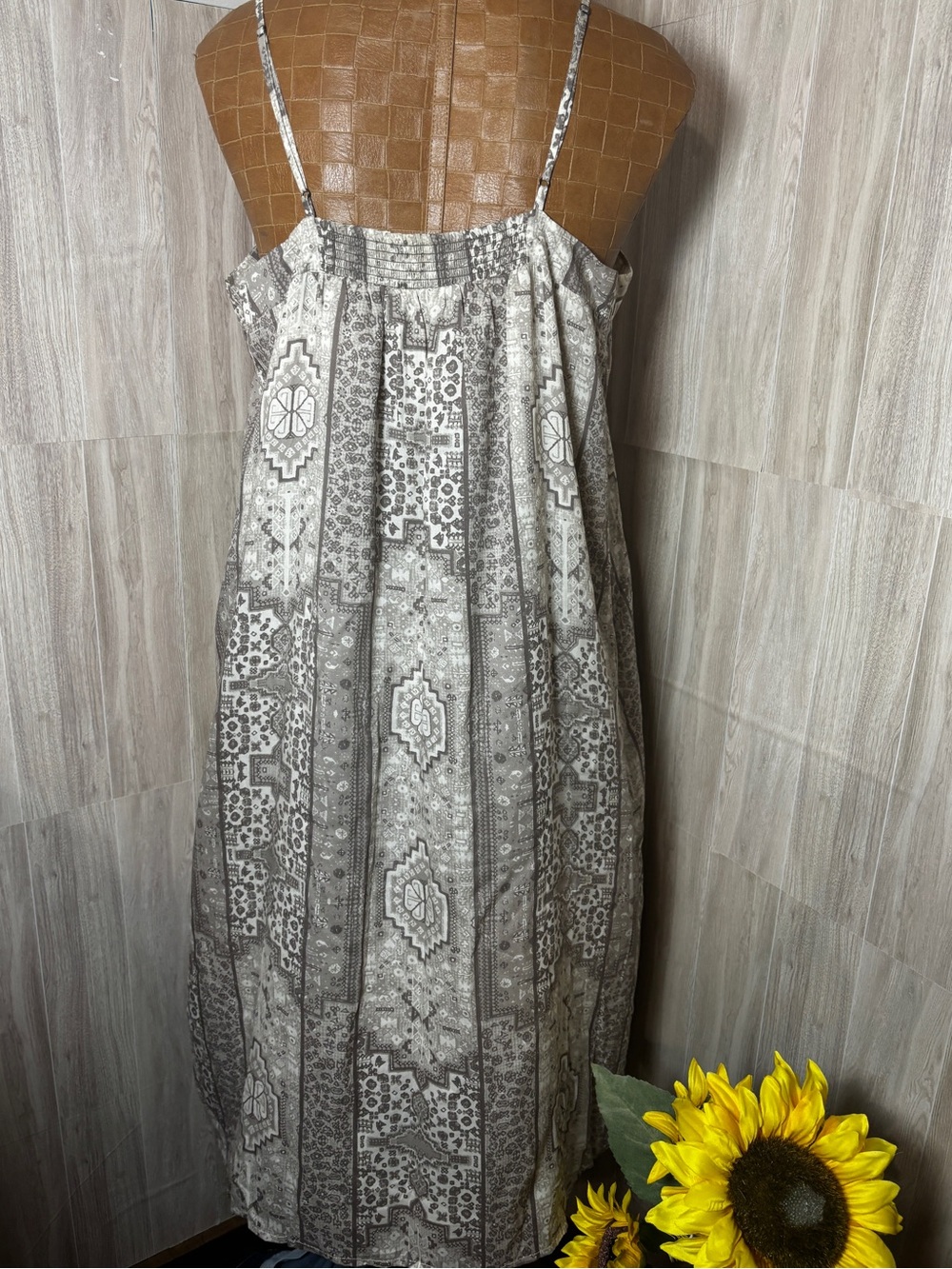 Lucky Brand Boho Maxi Dress Size Large Gray Taupe Cream Printed Sleeveless - Picture 3 of 10